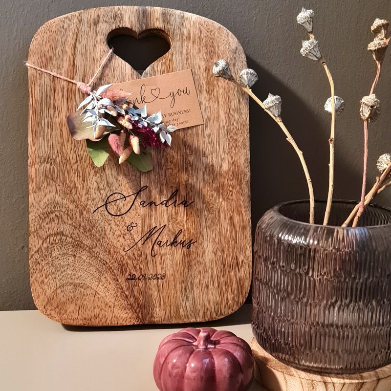 Hochzeit: Küchenbrett HERZENSMENSCH mit Wunschtext