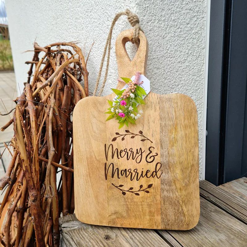 Hochzeit: Küchenbrett HERZENSMENSCH mit Wunschtext