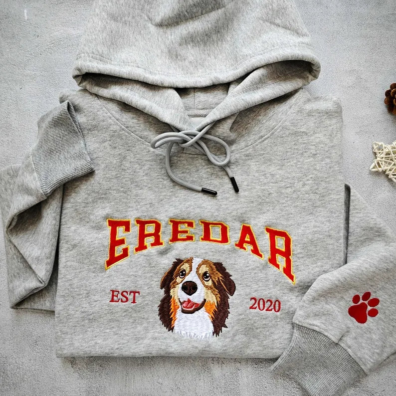 Personalisierter Hundepullover mit gesticktem Hundenamen
