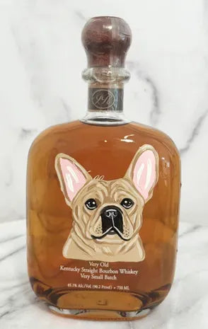 Personalisierte Whiskeyflaschen mit Haustierporträts